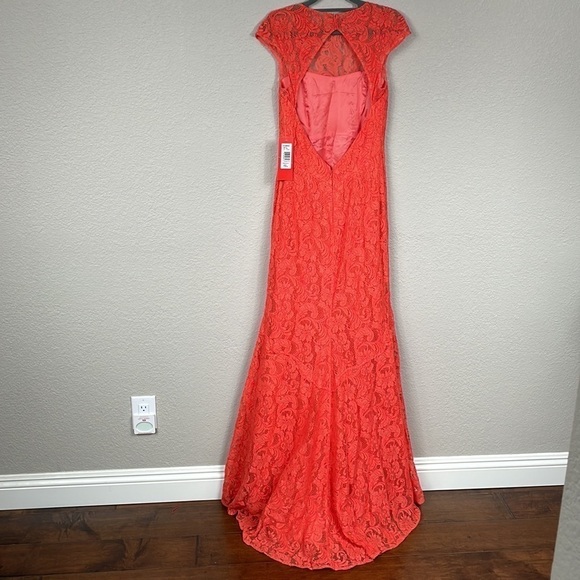 Monique Lhuillier Sleeveless Open Back Lace Gown Poppy Orange Sz 8 - Picture 6 of 17